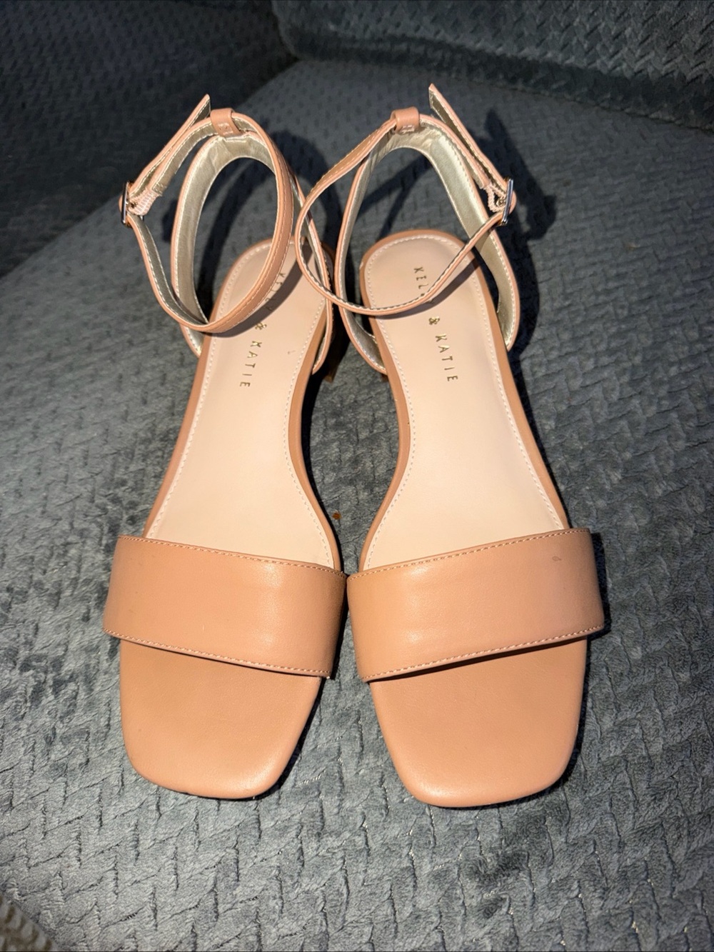 Women’s Kelly & Katie Olivina Ankle Strap Block Heel Sandal Size 9 Med, Latte